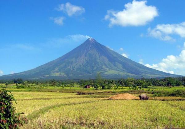 mayon volcano
The Mayon Volcano is an active stratovolcano in the Philippines on the island of Luzon, in the province of Albay in the Bicol Region. The near perfectly cone shaped volcano is situated 15 kilometres northwest of Legazpi City. Mayon Volcano is one of the candidates of the New 7 Wonders of Nature.
