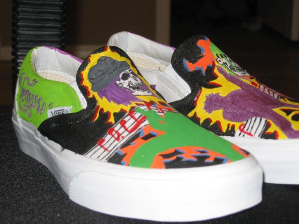 Synyster Vengeance Sneakas' side angle