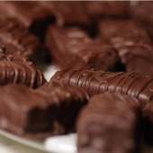 5647 chocolate enrobed brownie bite 170x170