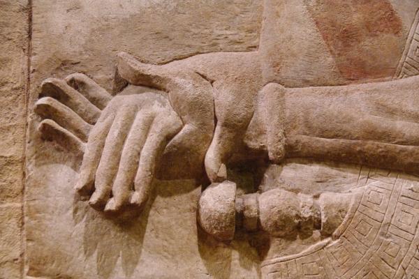Oriental Institute Museum University of Chicago
Detail of hands. Khorsabad ancient Mesopotamia Relief sculptures that once lined the throneroom fa�ade in the palace of the Assyrian king Sargon II, who ruled from 721-705 B.C.
