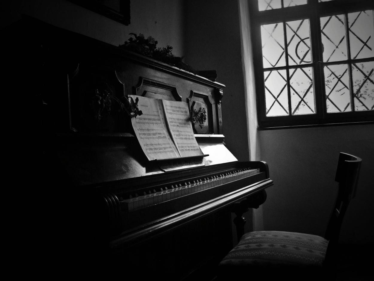 An old piano by milanko
